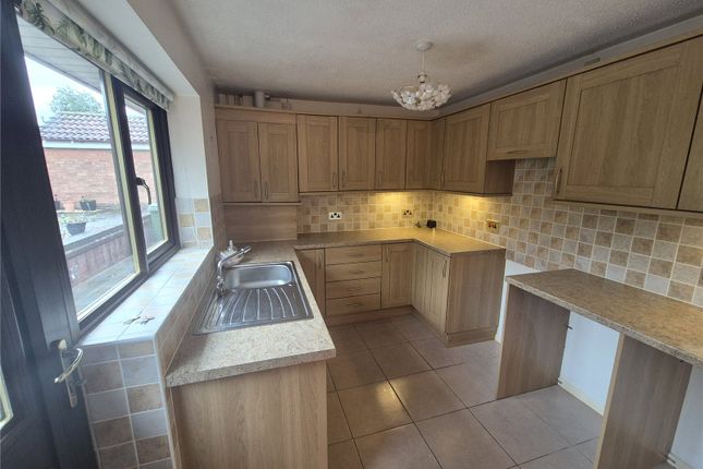 20, Weavers Rise, Telford photo 2