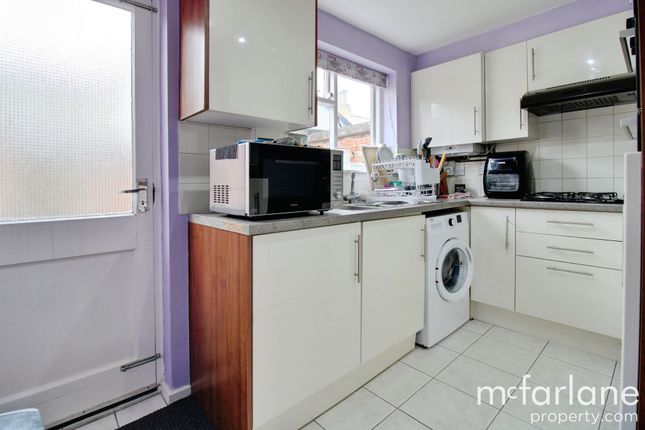 35 Exeter Street, Swindon photo 3