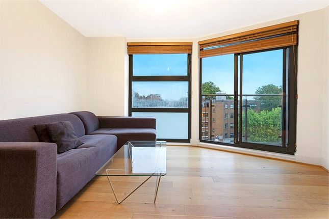 Thumbnail Flat to rent in 351 Goswell Road, London