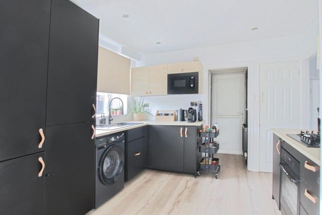 3, Oak Tree Estate, Hull photo 3