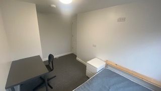 Room to rent in Room 4, Walsall Street, Coventry