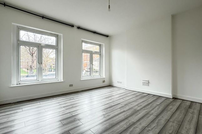 Thumbnail Duplex to rent in Holloway Road, London