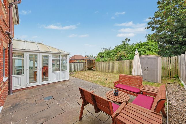 3, Silver Well Drive, Chesterfield photo 4