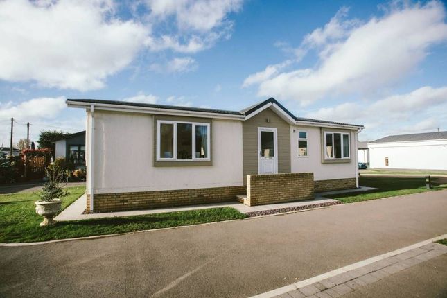 21, Oakdale Place, Cambs Norfolk Border photo 3