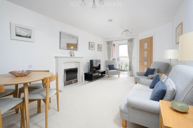 50 Birch Place, Dukes Ride, Crowthorne photo 3