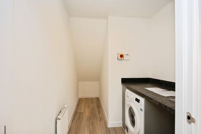 6, Thimbleby Close, BEDWORTH photo 3