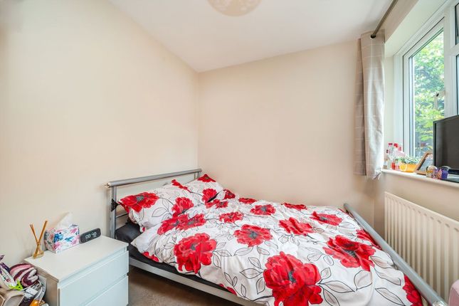 249, Powder Mill Lane, Twickenham photo 4