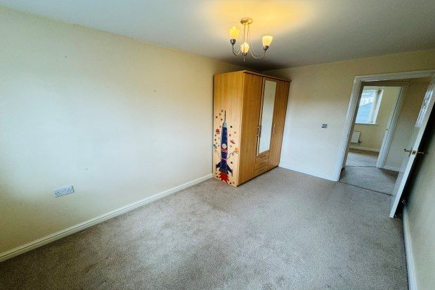 Detached house to rent in Johnstown, Carmarthen