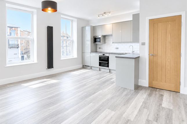 Flat 2, 144, Cheltenham Road, Bristol photo 3