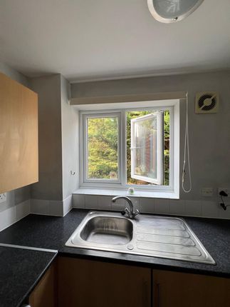 20, Sandon Close, Rochford photo 2
