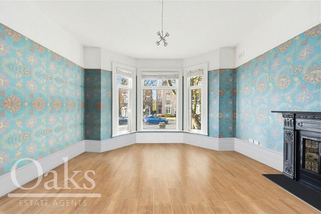 16B, Oliver Grove, London photo 3
