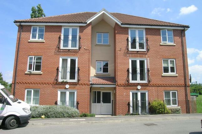 Thumbnail Flat to rent in Lady Margaret Gardens, Ware