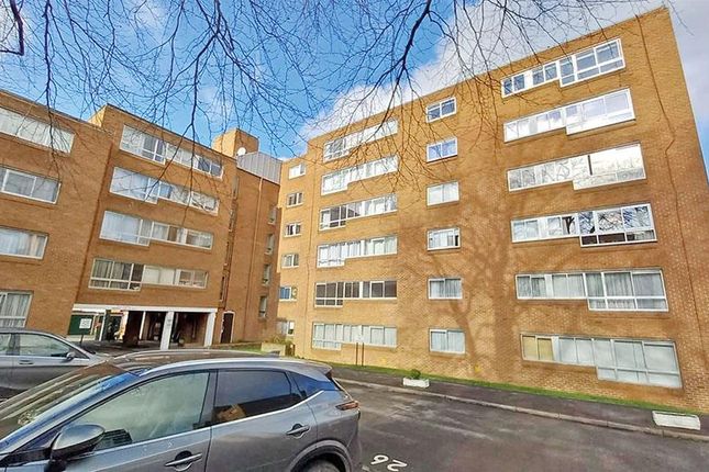 Thumbnail Flat for sale in Homefield Park, Sutton