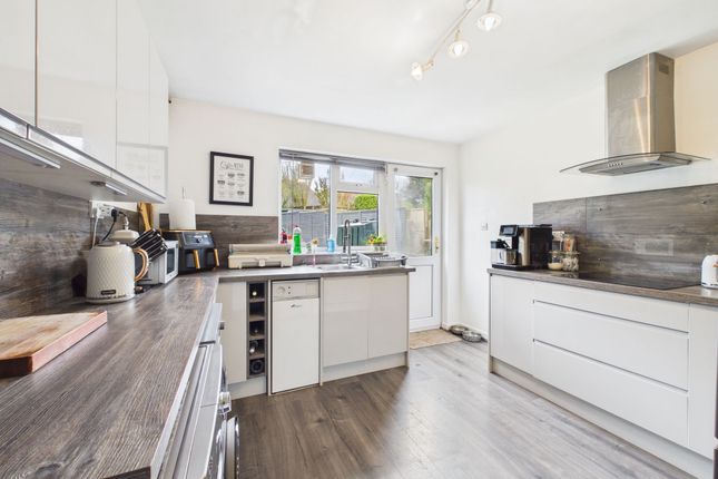 7 Longfield Road, Camelford photo 4