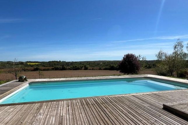 Detached house for sale in Bioussac, Poitou-Charentes, 16700, France