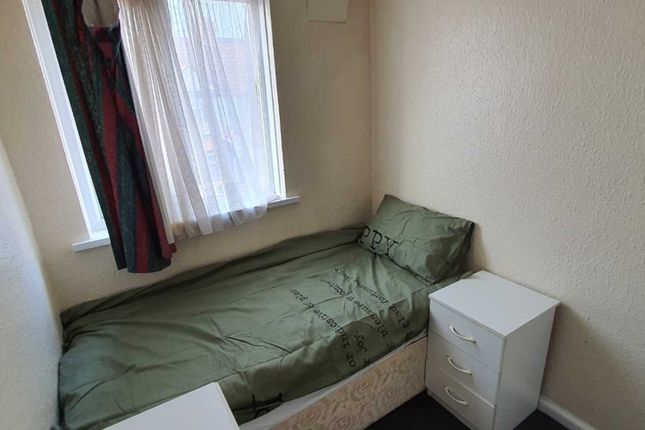 Room to rent in Newton Road, Sparkhill, Birmingham