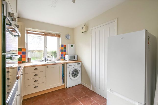 9, Elm Close, Salisbury photo 4