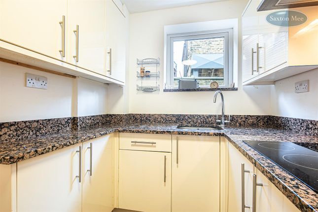 Flat for sale in Melbourne Avenue, Broomhill, Sheffield