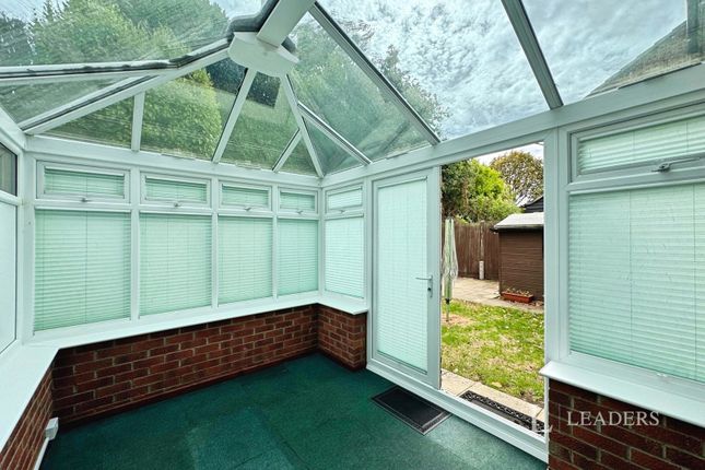 6, Valley Park Drive, Waterlooville photo 5
