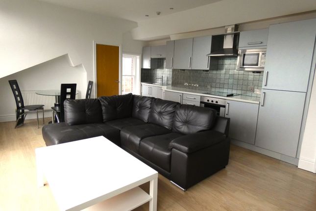 Flat 10, 54, West Cliff, Preston photo 2