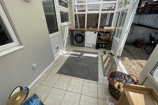 83, Park View, Crewkerne photo 4