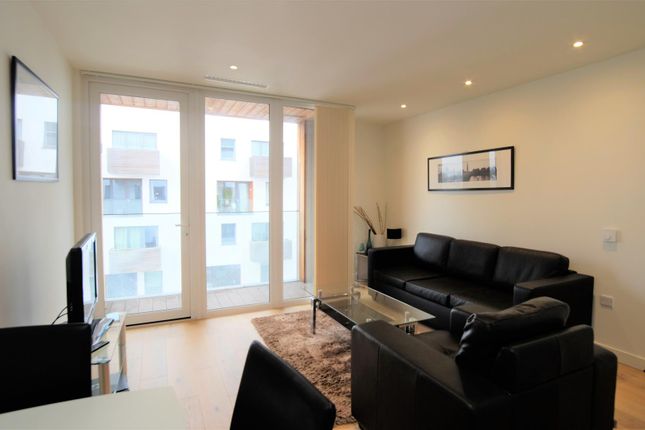 Flat to rent in Capitol Way, London