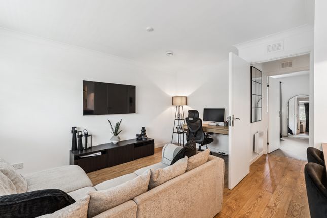 Flat 5, 70, Strathblane Road, Glasgow photo 4