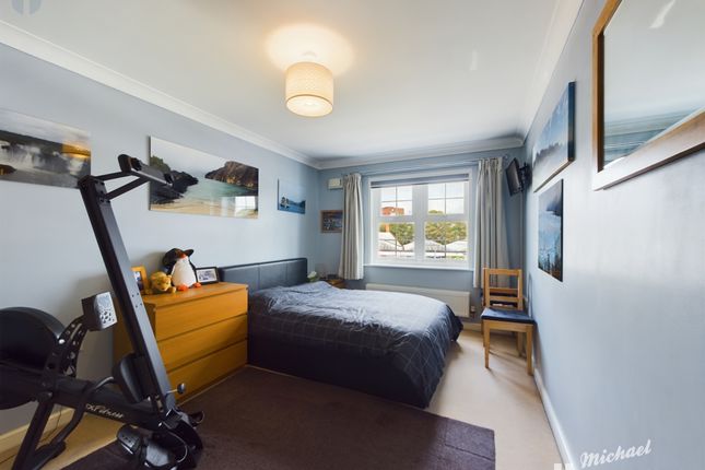 Flat for sale in Summers House, Coxhill Way, Aylesbury