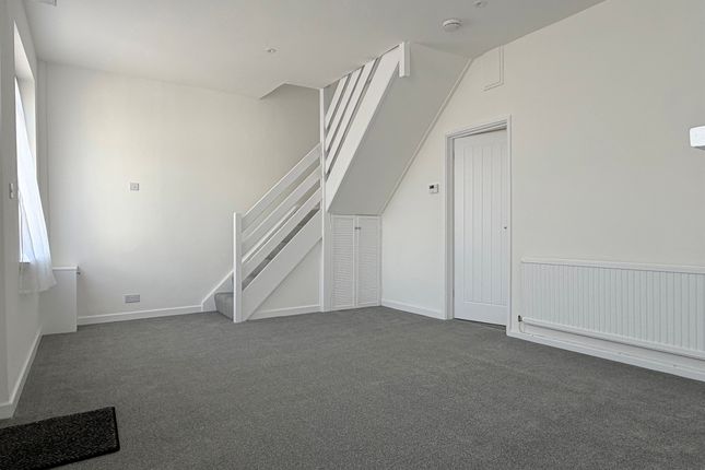 3, Weston Street, Barry photo 4
