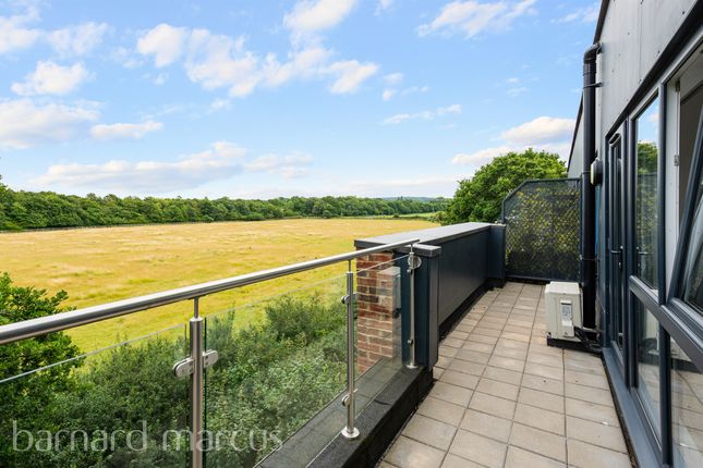 Flat 16, Harpers House., Challenge Court, Leatherhead photo 3