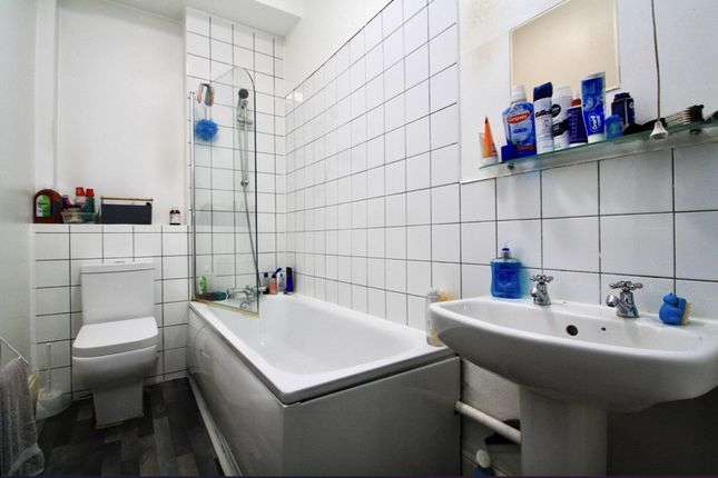Room 2, 3b Church Road,, Church Road, London photo 3