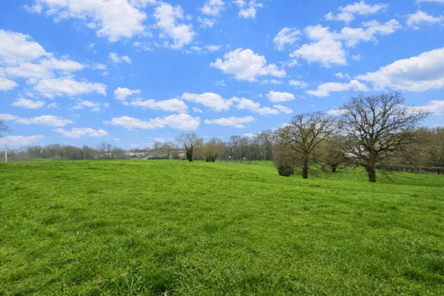 4, Kestrel Path, Slough photo 3