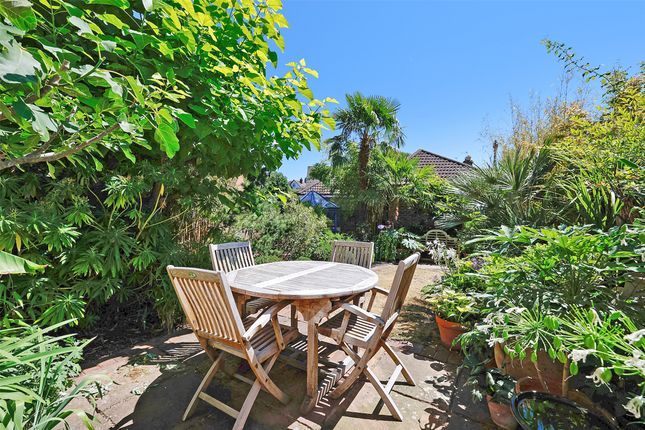 9, East Road, Surrey photo 2