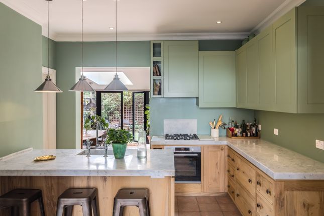 24, Henning Street, London photo 4