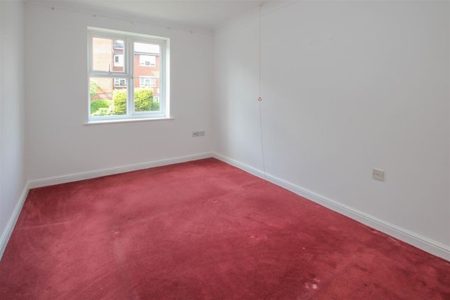 Flat for sale in Eastfield Road, Brentwood