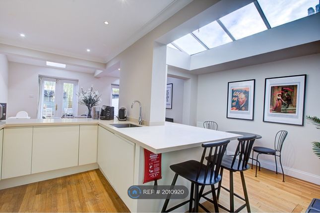 Terraced house to rent in Wimbledon, London