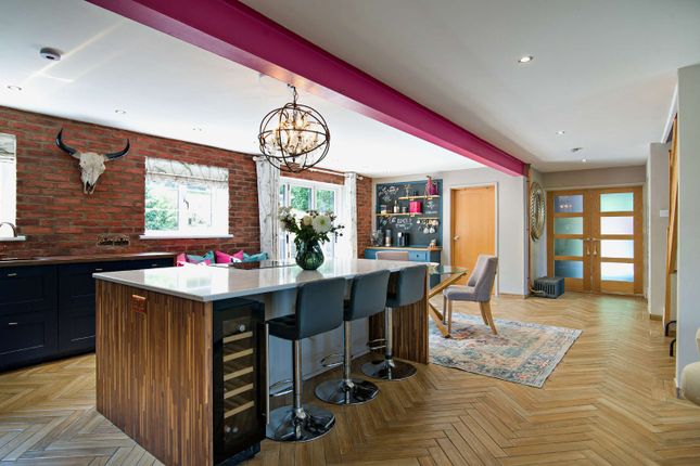 Hillcrest,, Waenllapria, Abergavenny photo 3