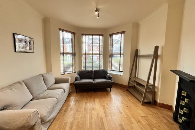 Thumbnail Flat to rent in Holland Road, London