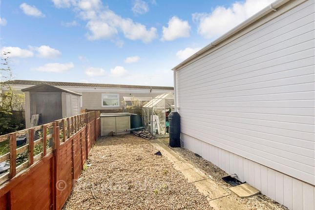Orchard View, Lower Dunton Road, Brentwood photo 5