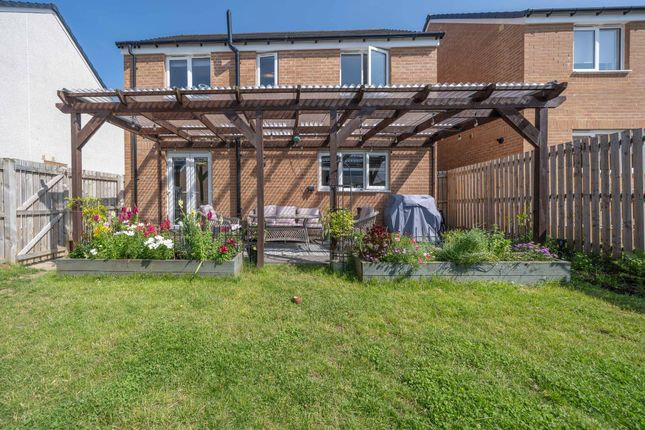 73 Hartwood Road, West Calder photo 4
