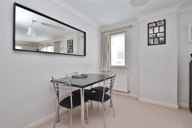 2 Oaklawn, Carlton Road, Woking photo 4