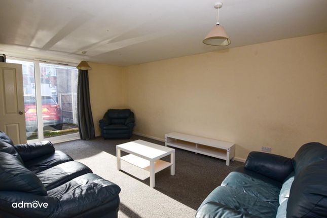 3 Yorkshire Road, Manchester photo 4