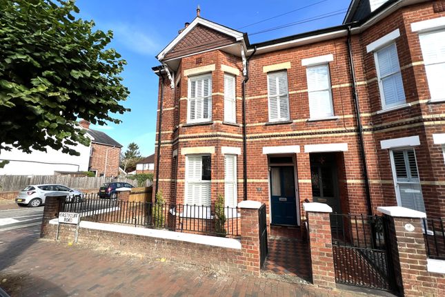 End terrace house to rent in East Cliff Road, Tunbridge Wells
