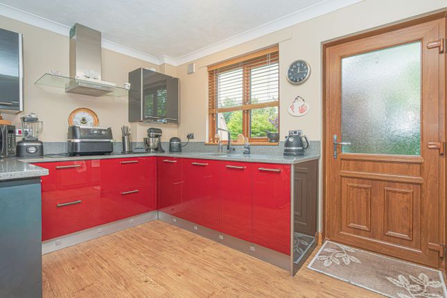 12, The Braes, LOCHGELLY, KY5 photo 4