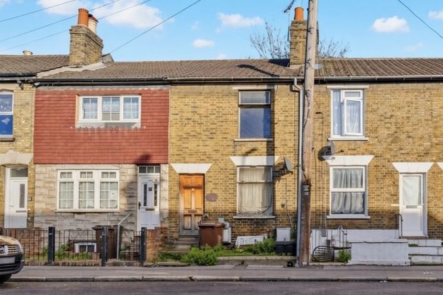 2-bed terraced on Luton Road, Chatham, £80,000