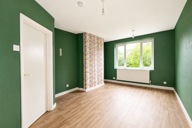 8, Knowe Avenue, Manchester photo 3