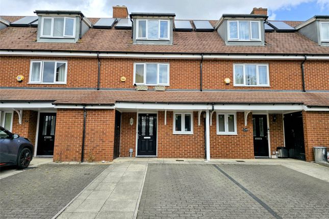3-bed house on 39, Freemantle Way, Greater London, £520,000