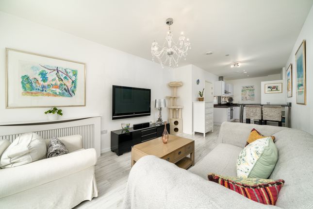 Thumbnail Flat for sale in Juniper Drive, London