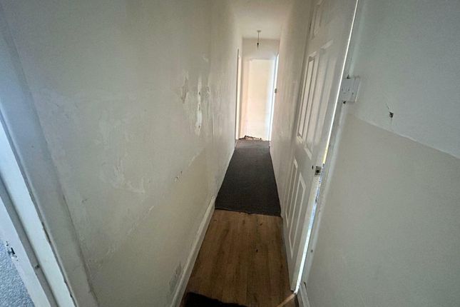 Thumbnail Flat to rent in Dashwood Avenue, High Wycombe