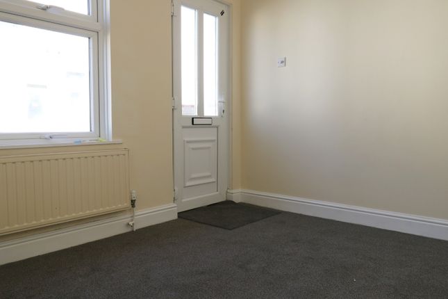 20, Grange Hill, Chatham photo 4